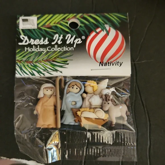 Nativity Buttons - Picture 2 of 3